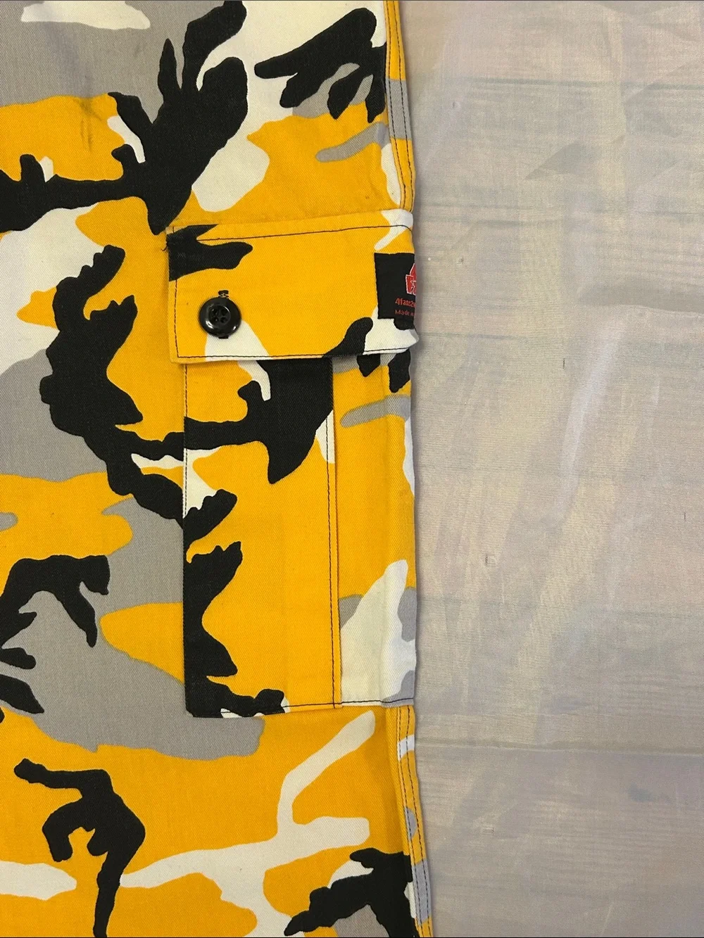 Vintage Atlas Cotton Twill Shorts with Yellow & Gray Print